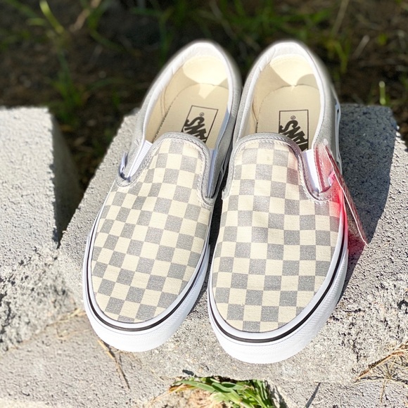 New Vans Silver checkered slip on shoes - Picture 2 of 6